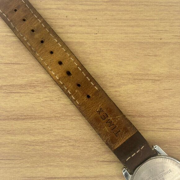 Timex Easy Reader Watch Women Indiglo 30mm Silver Tone 2013 - Picture 6 of 6